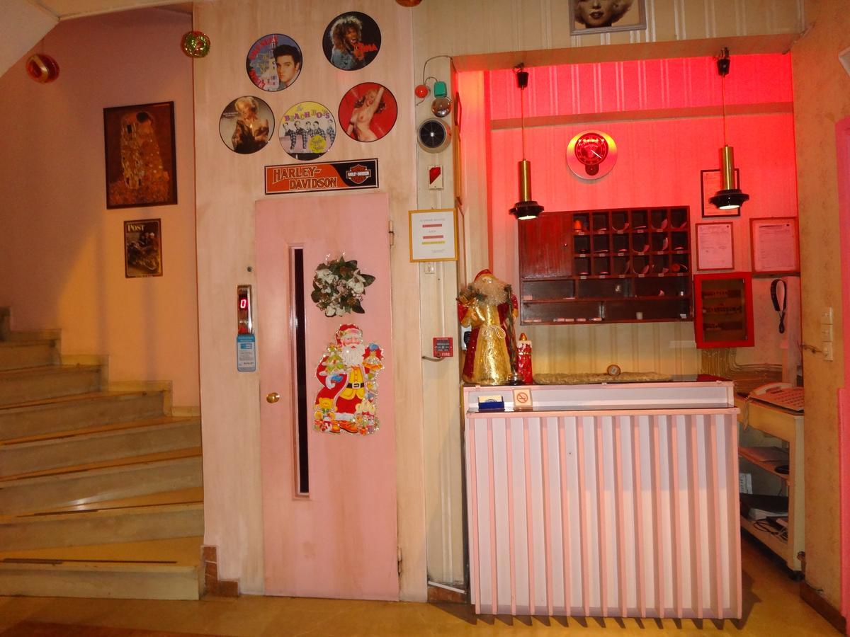 Hotel Frida Athene Buitenkant foto