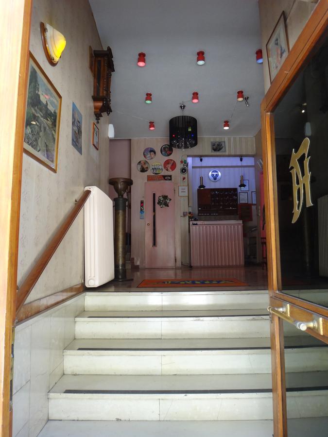Hotel Frida Athene Buitenkant foto